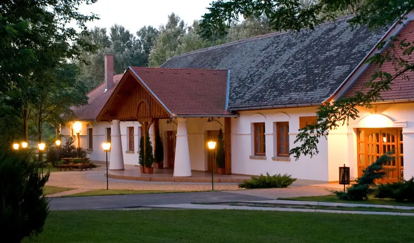 Gerby Kria Hotel s Lovasudvar Lajosmizse - Nyugdjas kedvezmnyes rak (1 jtl)