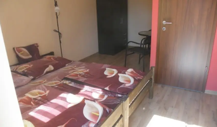 Gesztenys Vendghz Gyula - Nyugdjas kedvezmnyes rak (1 jtl)