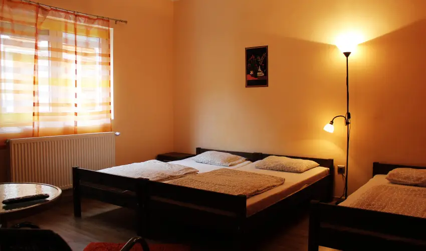 Gesztenys Vendghz Gyula - Nyugdjas kedvezmnyes rak (1 jtl)