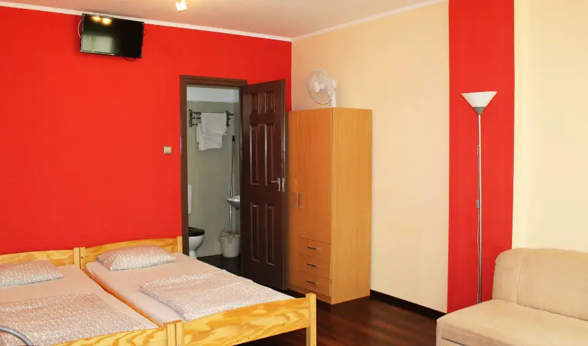 Gesztenys Vendghz Gyula - Nyugdjas kedvezmnyes rak (1 jtl)