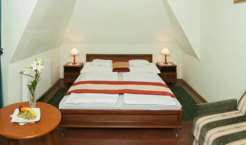 Gosztola Gy�ngye-az erd� sz�llod�ja Gosztola - Idilli nyugd�jas pihen�s extra szolg�ltat�sokkal (min. 2 �j)