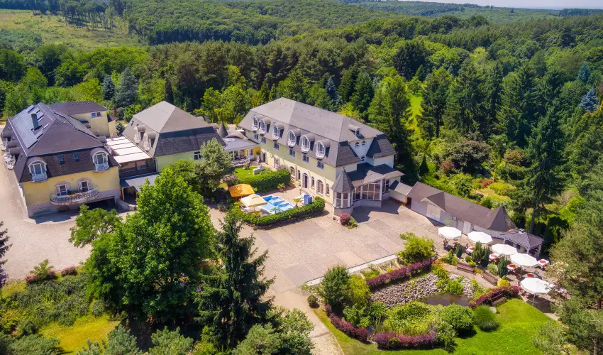 Gosztola Gy�ngye-az erd� sz�llod�ja Gosztola - Idilli nyugd�jas pihen�s extra szolg�ltat�sokkal (min. 2 �j)