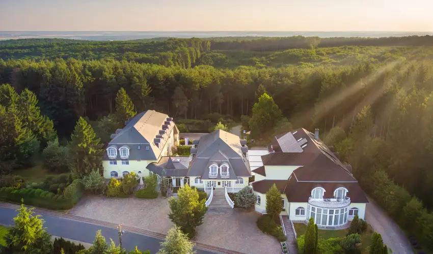 Gosztola Gy�ngye-az erd� sz�llod�ja Gosztola - Idilli nyugd�jas pihen�s extra szolg�ltat�sokkal (min. 2 �j)