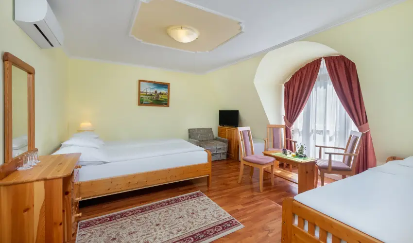 Gosztola Gy�ngye-az erd� sz�llod�ja Gosztola - Idilli nyugd�jas pihen�s extra szolg�ltat�sokkal (min. 2 �j)