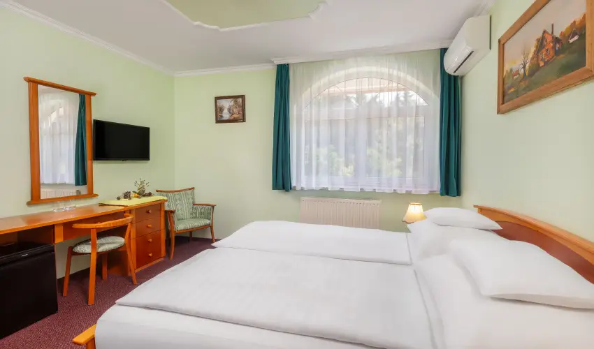 Gosztola Gy�ngye-az erd� sz�llod�ja Gosztola - Idilli nyugd�jas pihen�s extra szolg�ltat�sokkal (min. 2 �j)