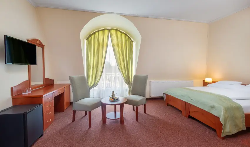 Gosztola Gy�ngye-az erd� sz�llod�ja Gosztola - Idilli nyugd�jas pihen�s extra szolg�ltat�sokkal (min. 2 �j)