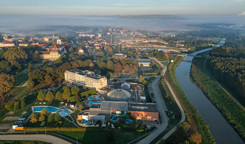 Gotthard Therme Hotel Szentgotth�rd - Legjobb �r f�rd�bel�p�vel