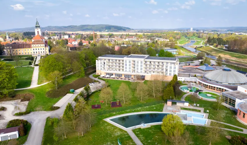 Gotthard Therme Hotel Szentgotth�rd - Legjobb �r f�rd�bel�p�vel