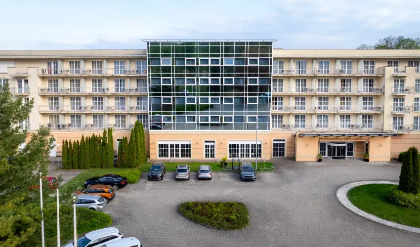 Gotthard Therme Hotel Szentgotth�rd - Legjobb �r f�rd�bel�p�vel