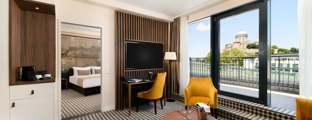 Grand Hotel Esztergom Esztergom - Félpanziós napi ár fürdőbelépővel (1 éjtől)