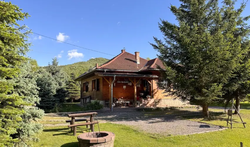 Halh�za Vend�gh�z Sirok - Sz�ll�s �nell�t�ssal (min. 2 �j)