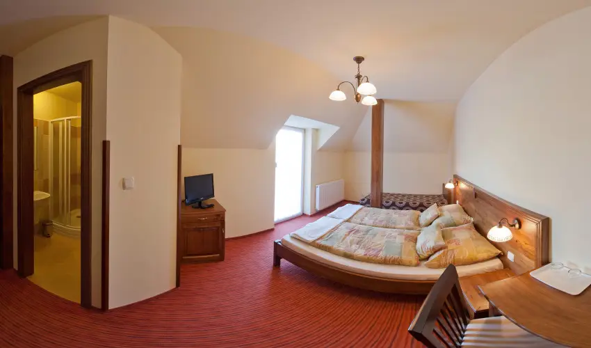 Aliz Villa Szilv�sv�rad - �res� a korai foglal�knak (min. 3 �j)