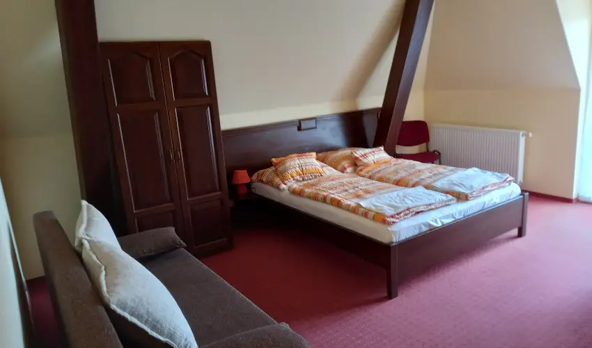 Aliz Villa Szilv�sv�rad - �res� a korai foglal�knak (min. 3 �j)