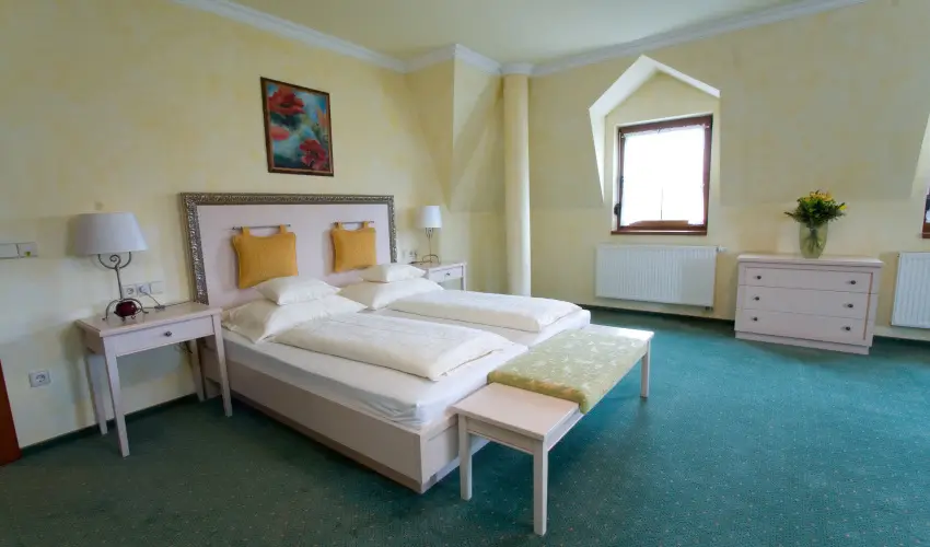 Htkti Wellness Hotel & Lovaspark Mr - Senior napok (min. 2 j)