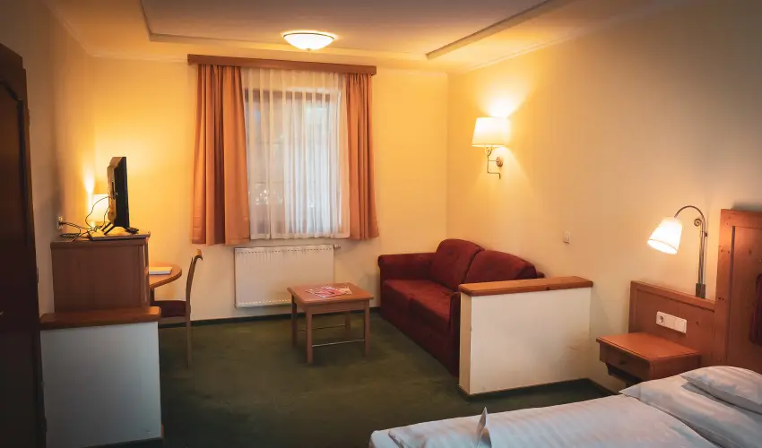 Htkti Wellness Hotel & Lovaspark Mr - Senior napok (min. 2 j)