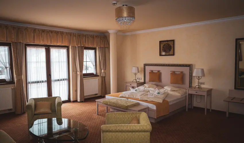 Htkti Wellness Hotel & Lovaspark Mr - Senior napok (min. 2 j)