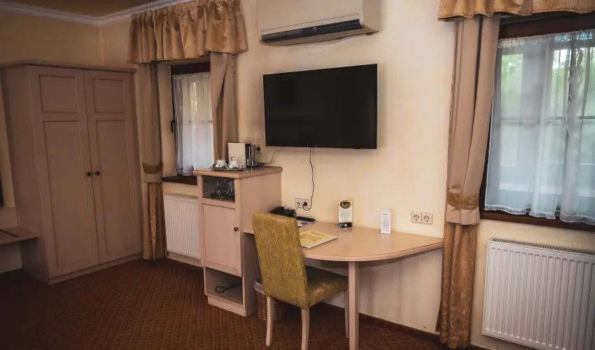 Htkti Wellness Hotel & Lovaspark Mr - Senior napok (min. 2 j)