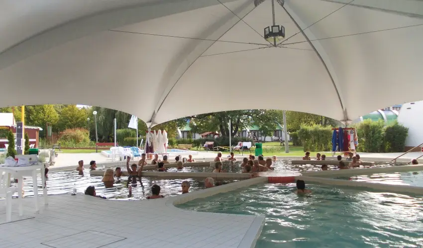 H�forr�s �d�l�- �s Lak�ssz�vetkezet Gyula - T�li pihen�s csomagaj�nlat V�rf�rd� bel�p�kkel (min. 2 �j)