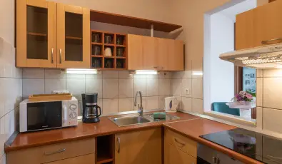 Holdvir�g Hotel S�rv�r