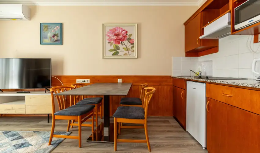 Holiday Club Apartman Hotel H�v�z H�v�z - Nyugd�jas kedvezm�nyes �r (1 �jt�l)