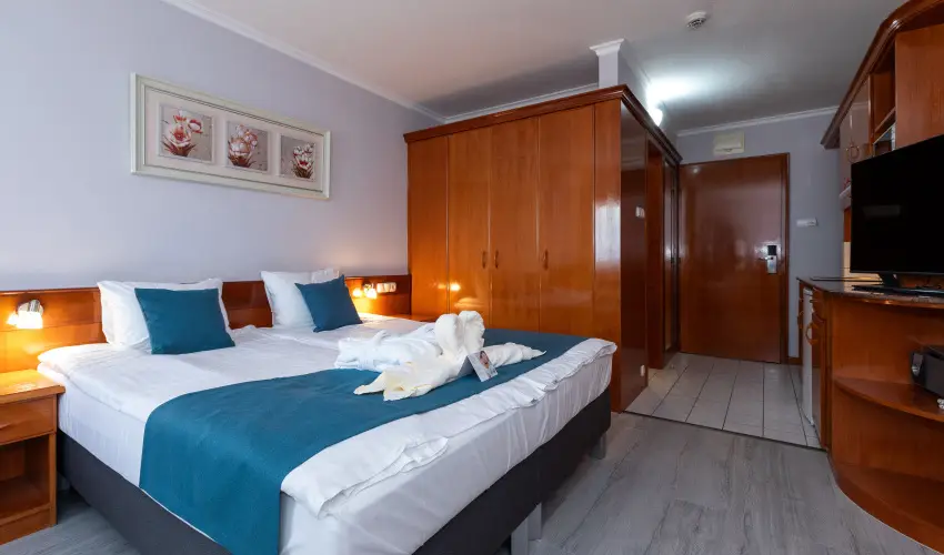 Holiday Club Apartman Hotel H�v�z H�v�z - Nyugd�jas kedvezm�nyes �r (1 �jt�l)