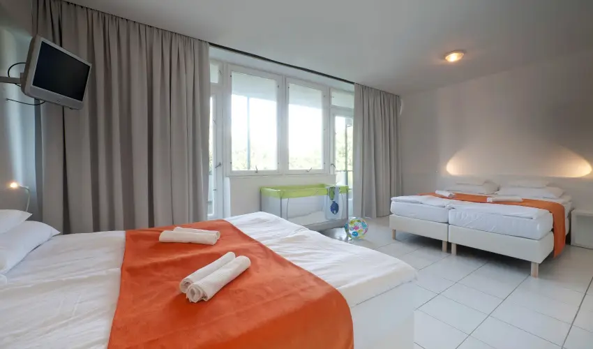 Holiday Hotel Csopak Csopak - Senior kedvezmnyes r flpanzival (1 jtl)