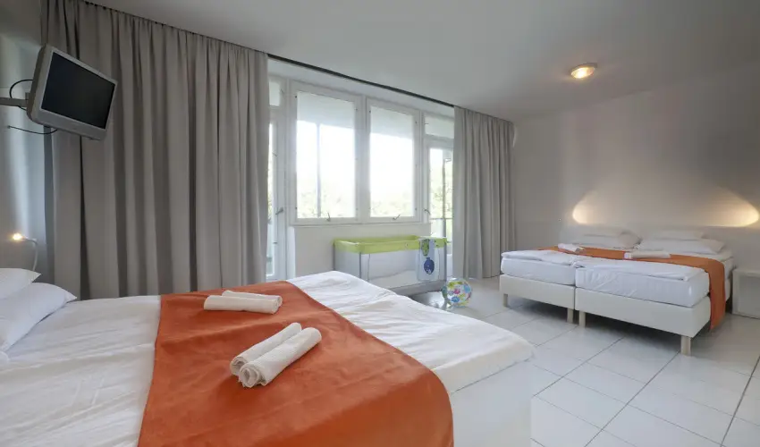 Holiday Hotel Csopak Csopak - Senior kedvezmnyes r flpanzival (1 jtl)