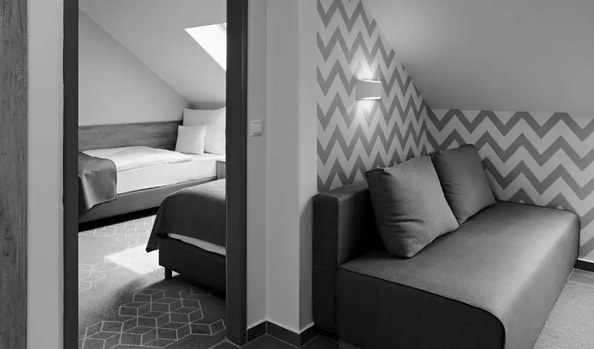 Hotel Adalbert - Szent Tam�s H�z Esztergom - Csobbanjon a ny�rba! (min. 2 �j)