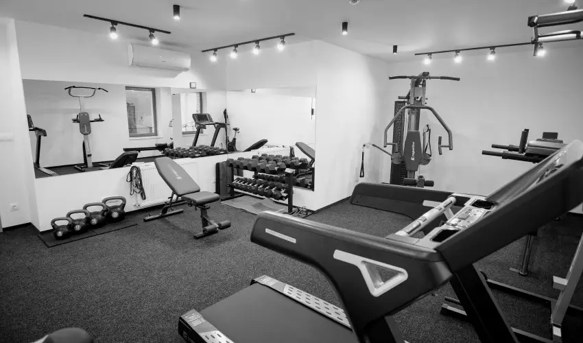 Hotel Adalbert - Szent Tam�s H�z Esztergom - Csobbanjon a ny�rba! (min. 2 �j)