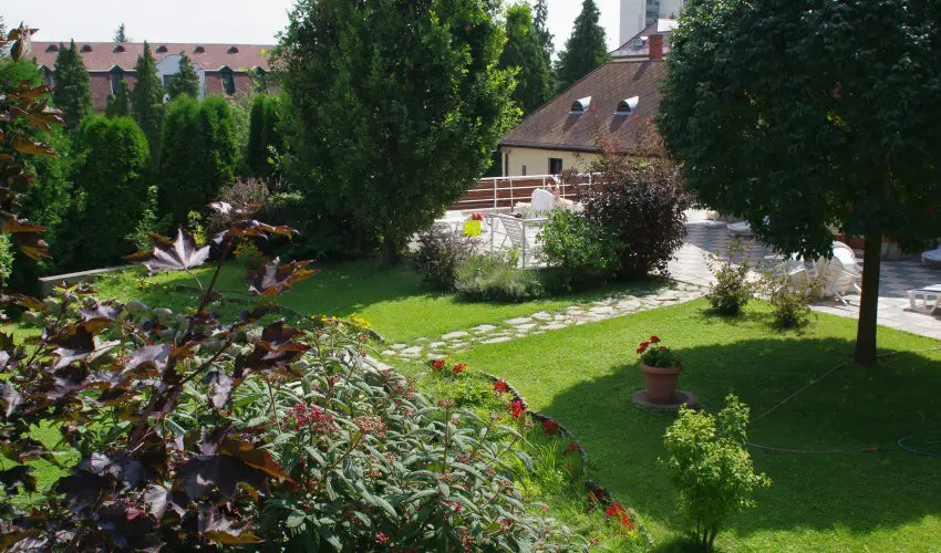 gnes Hotel Hvz - Nyugdjas kedvezmnyes rak reggelis elltssal (1 jtl)