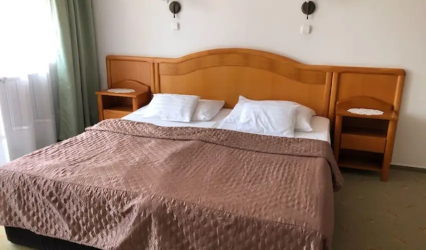 gnes Hotel Hvz - Nyugdjas kedvezmnyes rak reggelis elltssal (1 jtl)