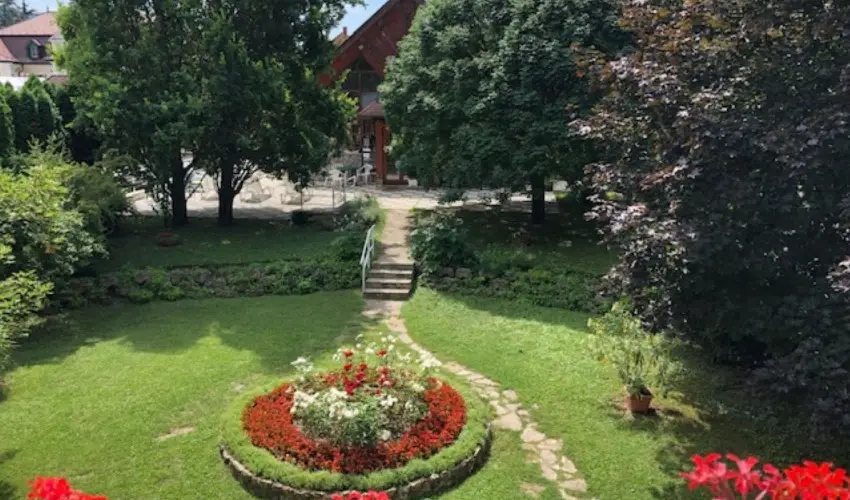 gnes Hotel Hvz - Nyugdjas kedvezmnyes rak reggelis elltssal (1 jtl)