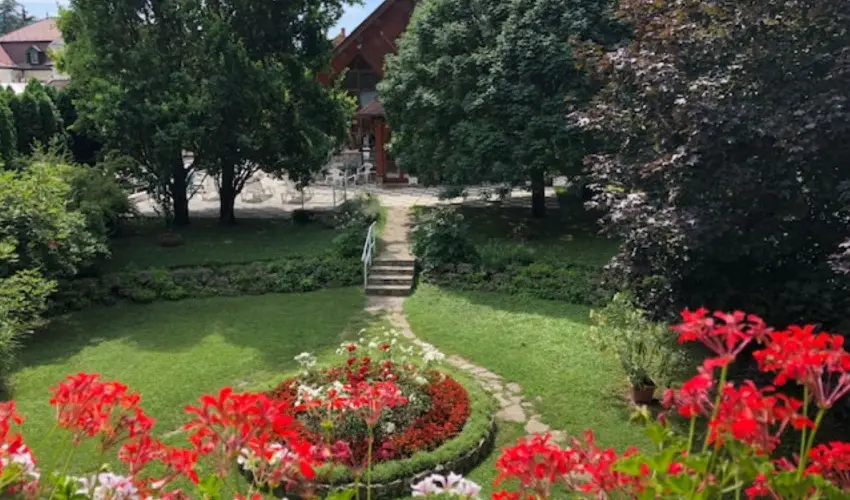 gnes Hotel Hvz - Nyugdjas kedvezmnyes rak reggelis elltssal (1 jtl)