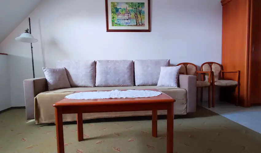 gnes Hotel Hvz - Nyugdjas kedvezmnyes rak reggelis elltssal (1 jtl)