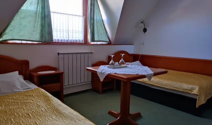 gnes Hotel Hvz - Nyugdjas kedvezmnyes rak reggelis elltssal (1 jtl)