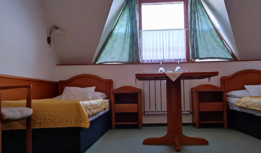 gnes Hotel Hvz - Nyugdjas kedvezmnyes rak reggelis elltssal (1 jtl)