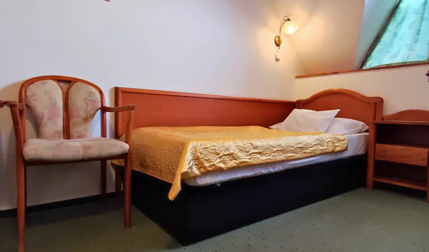 gnes Hotel Hvz - Nyugdjas kedvezmnyes rak reggelis elltssal (1 jtl)