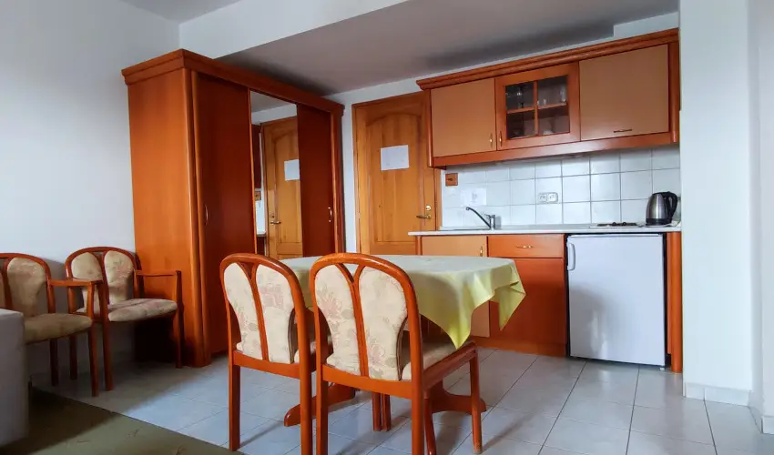 gnes Hotel Hvz - Nyugdjas kedvezmnyes rak reggelis elltssal (1 jtl)