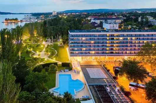 Danubius Hotel Annabella - Balatoni pihen�s f�lpanzi�s ell�t�ssal (1 �jt�l)
