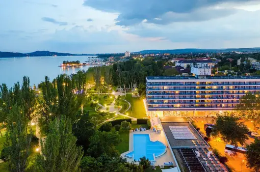 Danubius Hotel Annabella - Flpnzes ajnlat hajkzssal a Balatonon (min. 2 j)