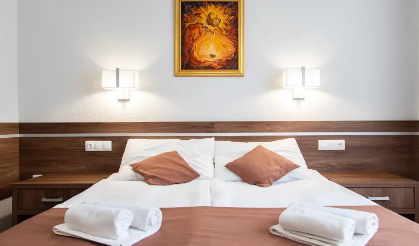 Hotel rpd Tatabnya - Nyugdjas kedvezmnyes rak reggelis elltssal (1 jtl)