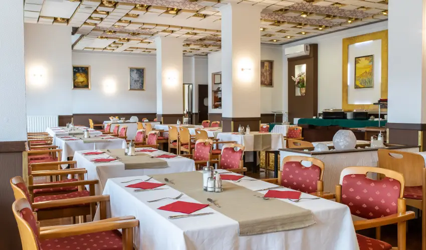 Hotel rpd Tatabnya - Nyugdjas kedvezmnyes rak reggelis elltssal (1 jtl)