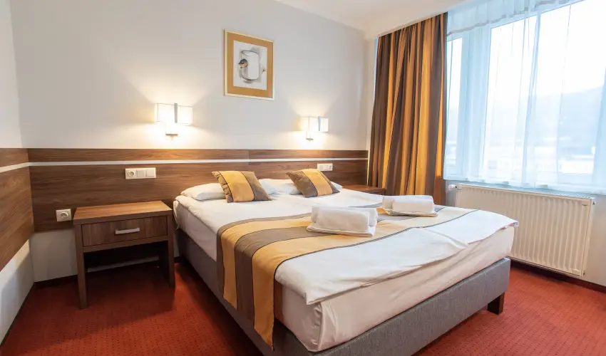 Hotel rpd Tatabnya - Nyugdjas kedvezmnyes rak reggelis elltssal (1 jtl)