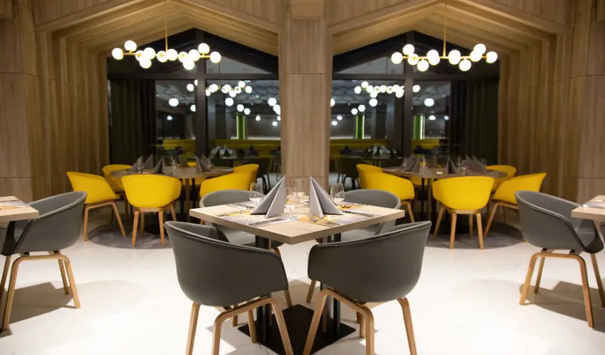 Avar Hotel M�traf�red - Nyugd�jas kedvezm�nyes �rak reggelivel (1 �jt�l)