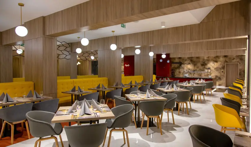 Avar Hotel M�traf�red - Nyugd�jas kedvezm�nyes �rak reggelivel (1 �jt�l)