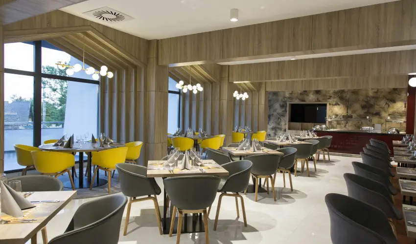 Avar Hotel M�traf�red - Nyugd�jas kedvezm�nyes �rak reggelivel (1 �jt�l)