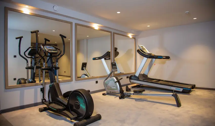 Avar Hotel M�traf�red - Nyugd�jas kedvezm�nyes �rak reggelivel (1 �jt�l)