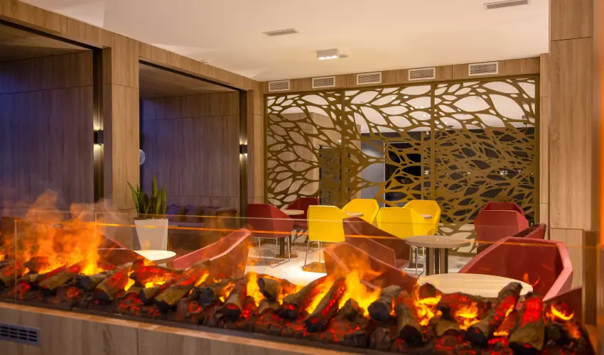 Avar Hotel M�traf�red - Nyugd�jas kedvezm�nyes �rak reggelivel (1 �jt�l)