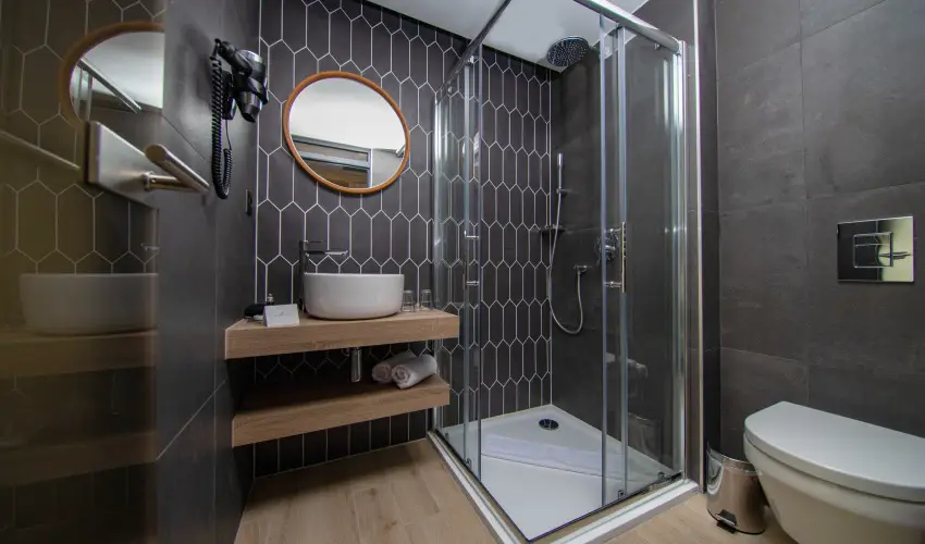 Avar Hotel M�traf�red - Nyugd�jas kedvezm�nyes �rak reggelivel (1 �jt�l)