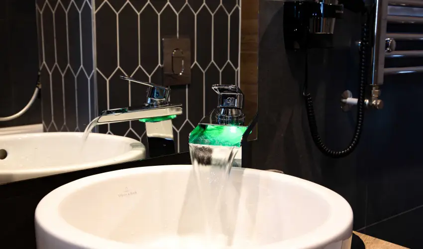 Avar Hotel M�traf�red - Nyugd�jas kedvezm�nyes �rak reggelivel (1 �jt�l)